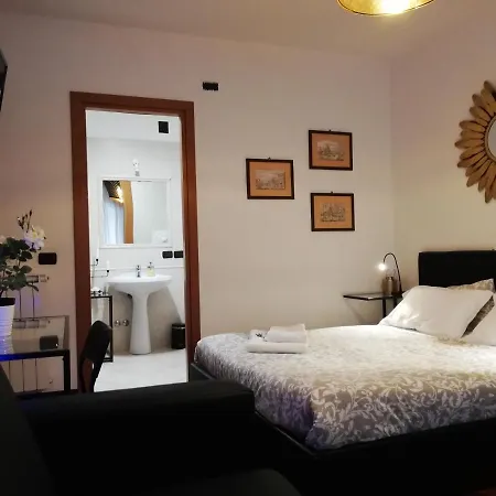 Гостевой дом Leonardo Rome Holidays