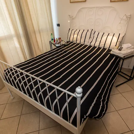 Maison d'hôtes Leonardo Rome Holidays 3*